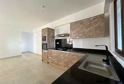 1 Bed Apartment with En Suite at Lantana Road - 4