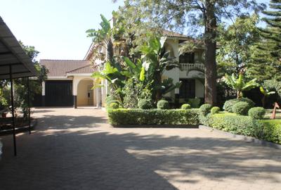 6 Bed House with En Suite at Karen - Hardy - 4