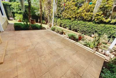 5 Bed Villa with En Suite in Lavington