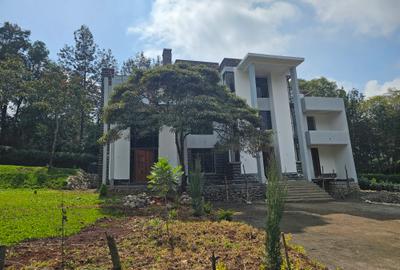7 Bed House with En Suite in Karen