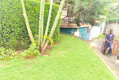 Serviced 2 Bed Apartment with En Suite in Runda