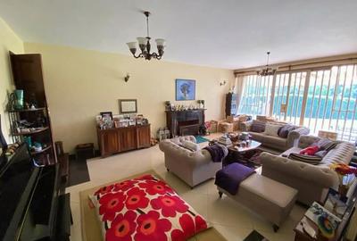 5 Bed House with En Suite in Runda - 2