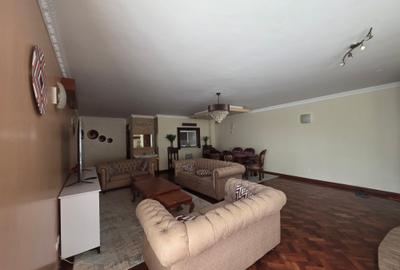 4 Bed Apartment with En Suite at Henred Avenue - 2