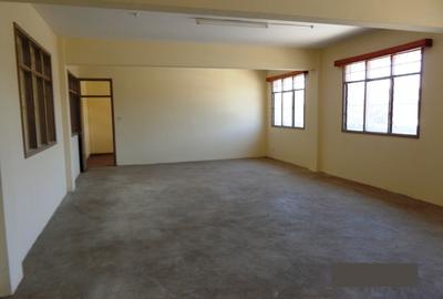 10,000 ft² Warehouse with Parking in Mombasa Road