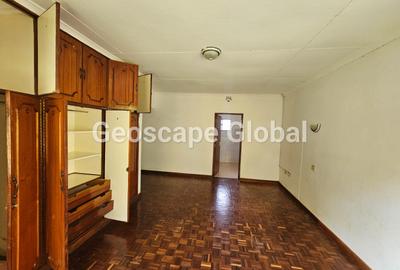4 Bed House with En Suite in Loresho - 2