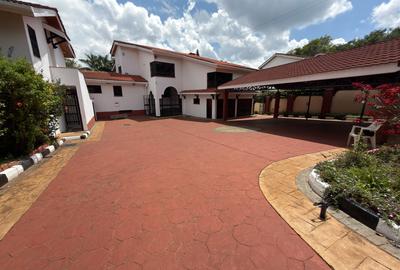 6 Bed House with En Suite in Gigiri
