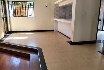 5 Bed Townhouse with En Suite in Lavington