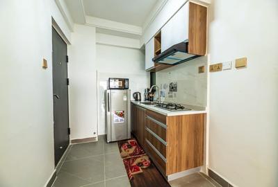 Serviced Studio Apartment with En Suite in Lavington - 4