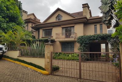 5 Bed Townhouse with En Suite at Apple Cross