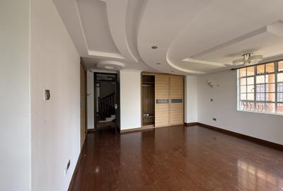 4 Bed Townhouse with En Suite in Lavington - 4