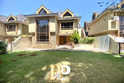 5 Bed Townhouse with En Suite in Lavington - 2
