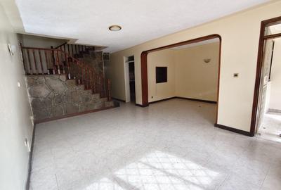4 Bed Villa with En Suite in Kileleshwa - 2