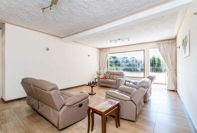 5 Bed Apartment with En Suite in Parklands