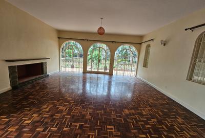 4 Bed House with En Suite in Gigiri