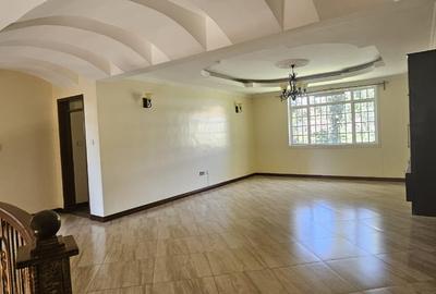 6 Bed House with En Suite in Runda - 4