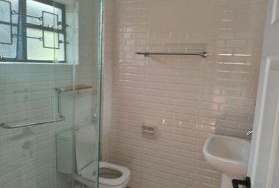 1 Bed Apartment with En Suite in Kilimani - 3