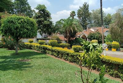 6 Bed House with En Suite in Runda