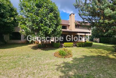 5 Bed House with En Suite in Runda