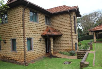 4 Bed Villa with En Suite at Windsor Park - 4