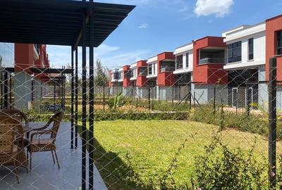 4 Bed House with En Suite in Membley - 2