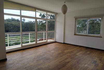 4 Bed Villa with En Suite in Lavington