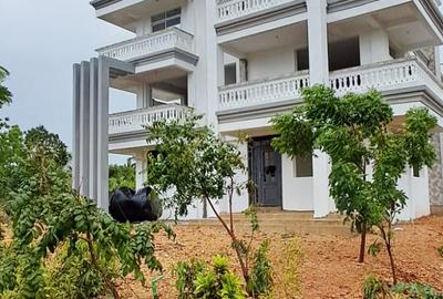 4 Bed Villa in Diani