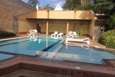 4 Bed House with En Suite in Rosslyn
