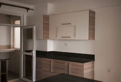 2 Bed Apartment with En Suite in Westlands Area - 4