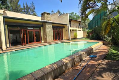 4 Bed House with En Suite at Runda Road