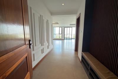 3 Bed Apartment with En Suite in Riverside - 2