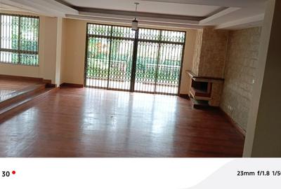 5 Bed Townhouse with En Suite in Lavington - 3
