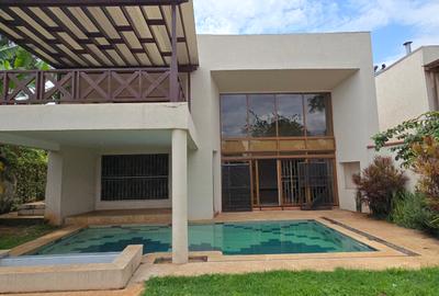 5 Bed Townhouse with En Suite at Convent Drive