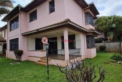 4 Bed House with En Suite at Lavington