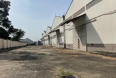 95,000 ft² Warehouse with Parking in Changamwe - 2