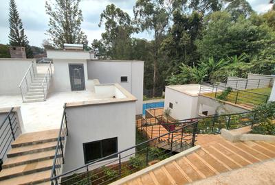 5 Bed House with En Suite at Loresho - 2