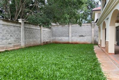 4 Bed Townhouse with En Suite at Lavington - 4