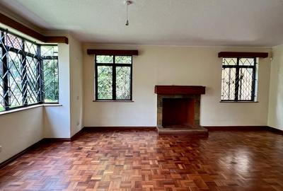5 Bed Townhouse with En Suite in Lavington