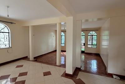 5 Bed Townhouse with En Suite at Riverside Drive - 4