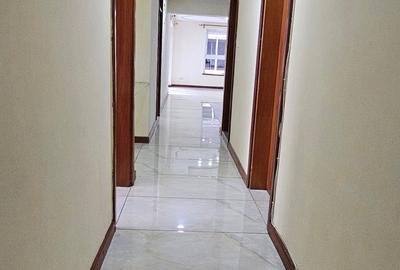 4 Bed Apartment with En Suite at General Mathenge