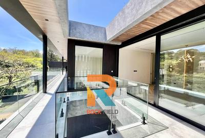 5 Bed Villa with En Suite in Kitisuru - 3