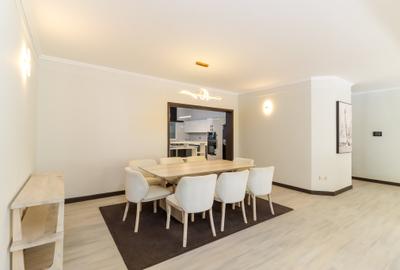 3 Bed Apartment with En Suite in Riverside