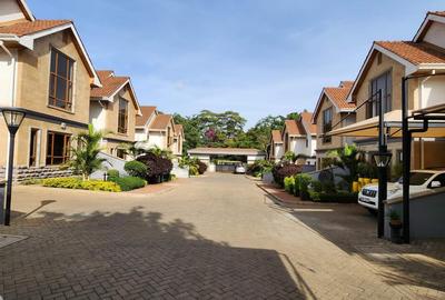 5 Bed Townhouse with En Suite at Lavington