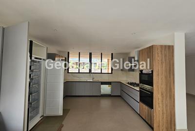 4 Bed House with En Suite in Loresho - 3