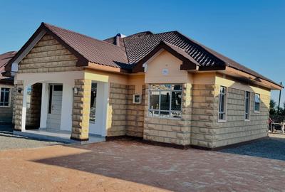3 Bed House with En Suite at Acacia