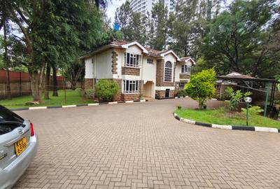 5 Bed Townhouse with En Suite at Lavington Green