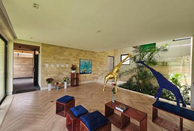 5 Bed Townhouse with En Suite in Spring Valley - 4