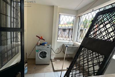 2 Bed Apartment with En Suite in Lavington