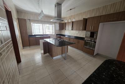 3 Bed Apartment with Staff Quarters in Westlands Area - 2