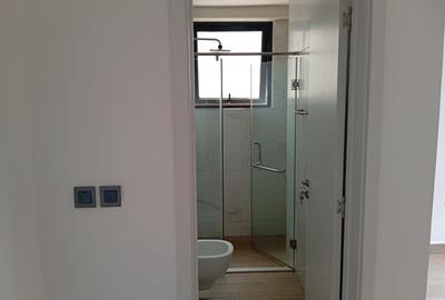 Serviced 3 Bed Apartment with En Suite in Westlands Area - 4