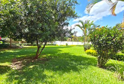 5 Bed House with En Suite in Runda - 2